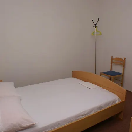 Donja Vala 2732a * Drvenik (Split-Dalmatia)