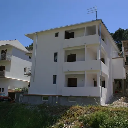 Donja Vala 2732a * Drvenik (Split-Dalmatia)